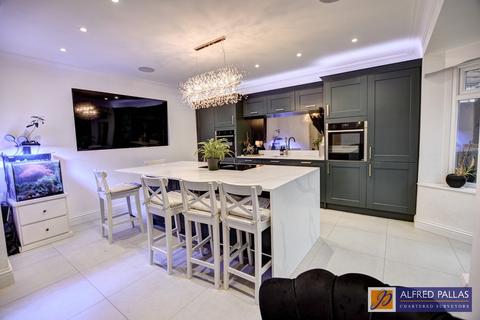 3 bedroom semi-detached house for sale, Queens Avenue, Seaburn