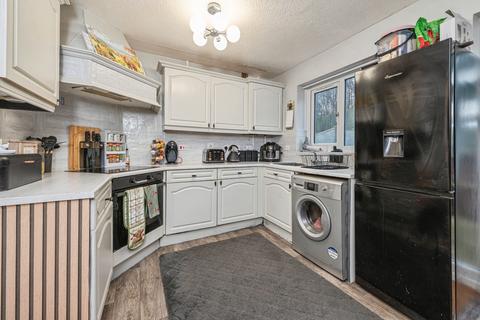 2 bedroom semi-detached house for sale, Stonedene Court, Heckmondwike, WF16
