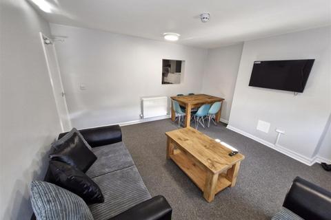 undefined, 5 Bed Student Flat on Robin Hood Street, Nottingham, NG3 1GF