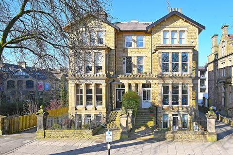 Victoria Avenue, Harrogate, HG1