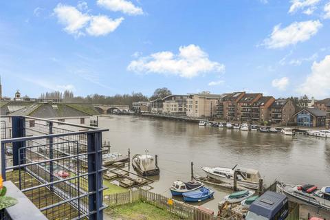 2 bedroom apartment for sale, Steadfast Road, Kingston Upon Thames KT1