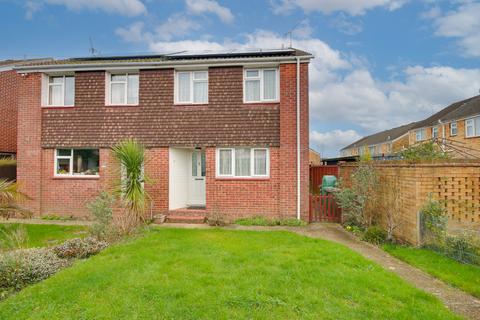 3 bedroom semi-detached house for sale, HEDGE END! POPULAR TOWN LOCATION! NO FORWARD CHAIN!