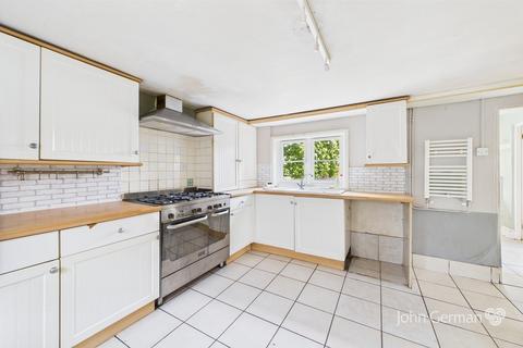 4 bedroom detached house for sale, Lichfield Road, Sandon