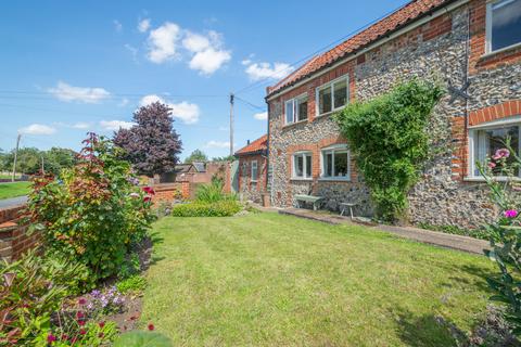 2 bedroom end of terrace house for sale, The Street, Newmarket CB8