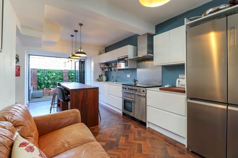 3 bedroom semi-detached house for sale, Elizabeth Gardens, Southsea