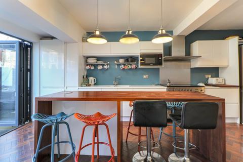 3 bedroom semi-detached house for sale, Elizabeth Gardens, Southsea