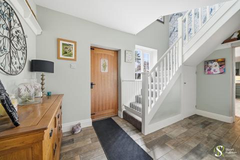 undefined, Lodge Lane, Dutton