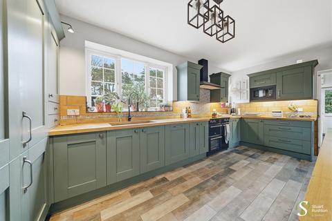 undefined, Lodge Lane, Dutton