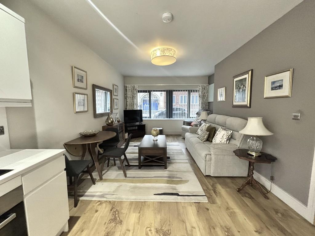Living/Dining area