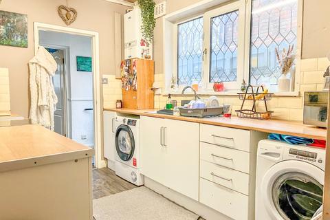 3 bedroom terraced house for sale, Grafton Street, Grimsby, N.E.Lincolnshire, DN32