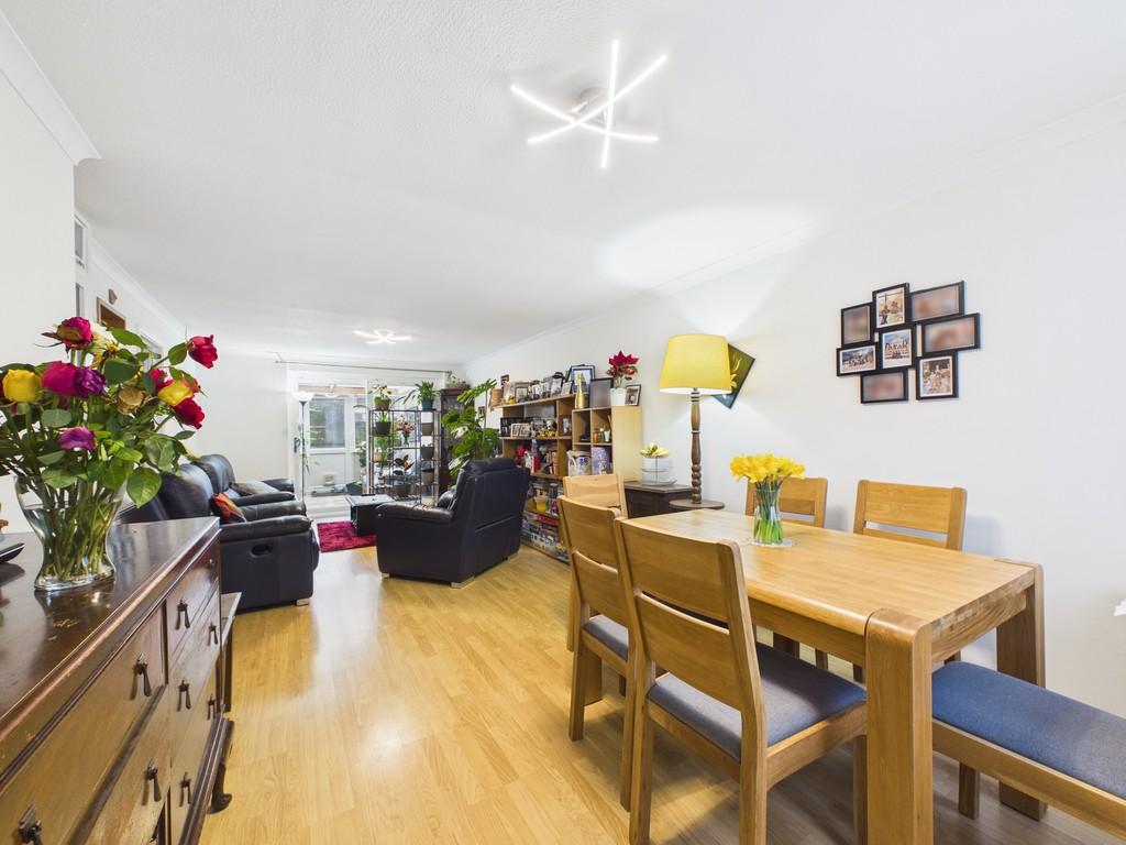 Lounge/ Dining Room