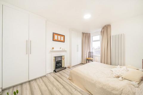 undefined, Fortis Green Avenue, London N2