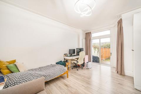 undefined, Fortis Green Avenue, London N2
