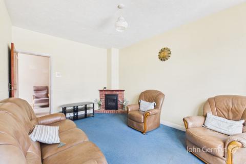 3 bedroom semi-detached house for sale, Horton Avenue, Stretton