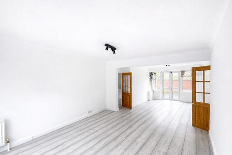 3 bedroom semi-detached house to rent, Falling Lane, West Drayton UB7