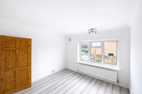 3 bedroom semi-detached house to rent, Falling Lane, West Drayton UB7