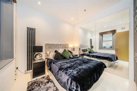 2 bedroom flat to rent, Courtfield Gardens, London SW5