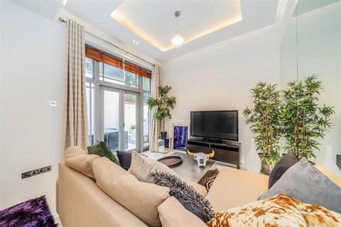 2 bedroom flat to rent, Courtfield Gardens, London SW5