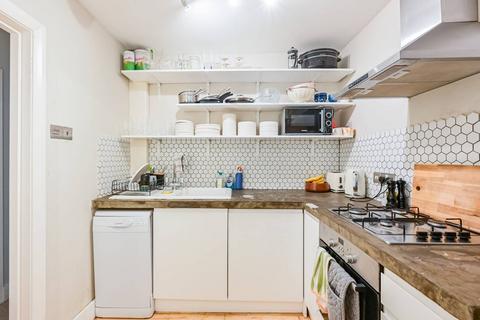 2 bedroom flat for sale, Yonge Park, Finsbury Park, London, N4