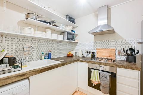 2 bedroom flat for sale, Yonge Park, Finsbury Park, London, N4