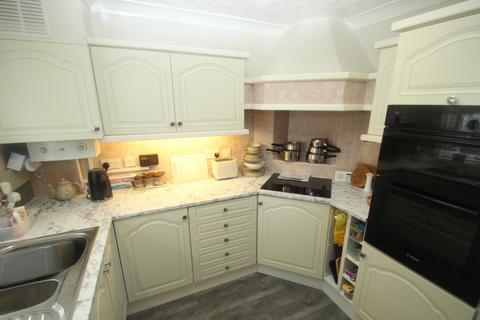 2 bedroom cottage for sale, The Leas, Rustington