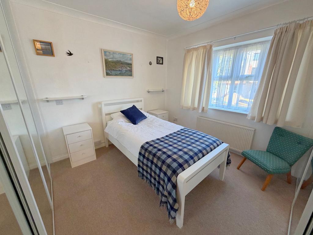 House in Oadby and Wigston, Leicestershire - More
