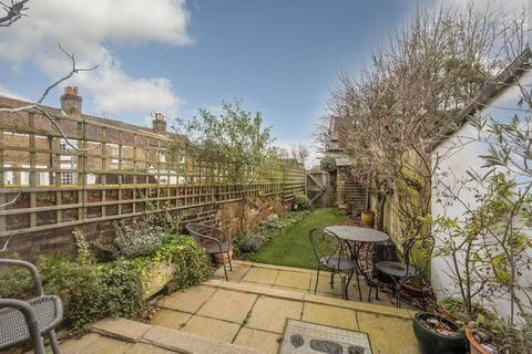 2 bedroom end of terrace house to rent, Ridgway, Wimbledon Village, London, SW19