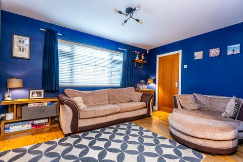 3 bedroom detached house for sale, Wellingborough Road, Rushden NN10