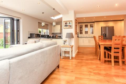 4 bedroom detached house for sale, Pershore Close, Wellingborough NN8
