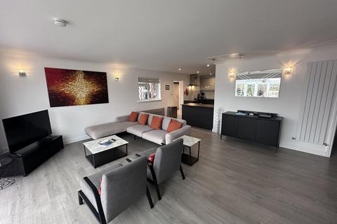 undefined, Thames Meadow, Shepperton