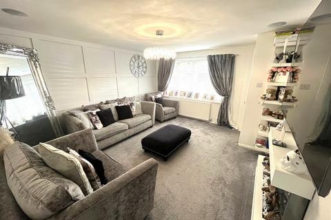 undefined, Gainsborough Drive , Bedworth