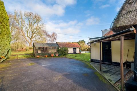 undefined, Lower Oakley, Diss