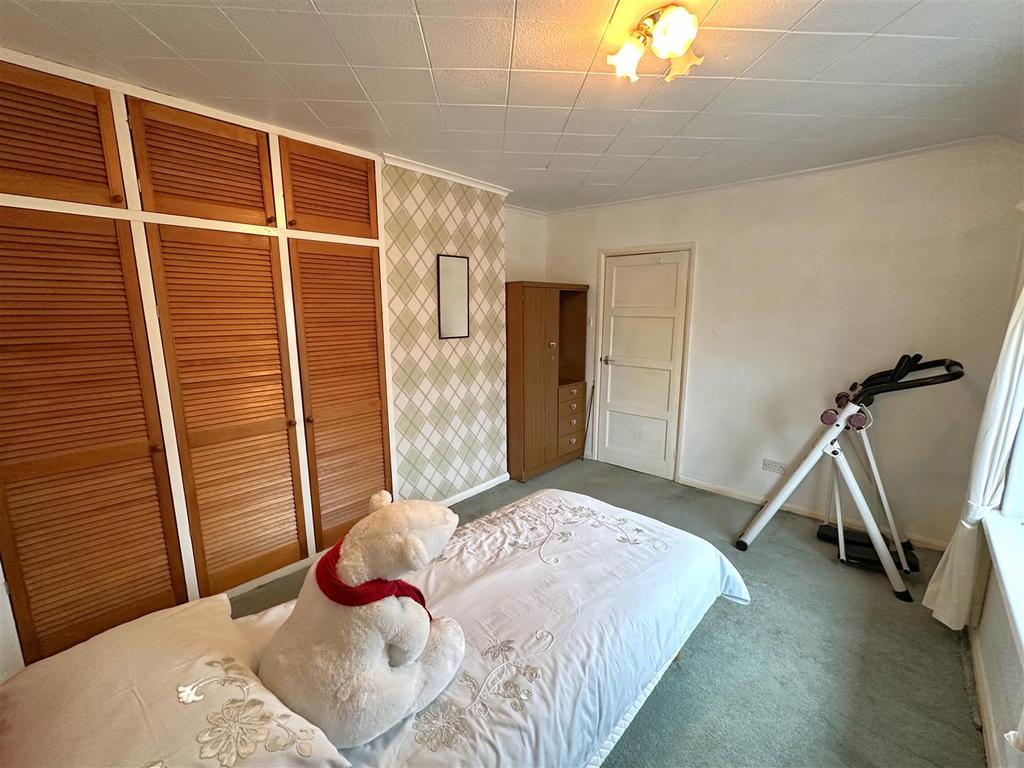 Bedroom One With Fitted Wardrobes 685