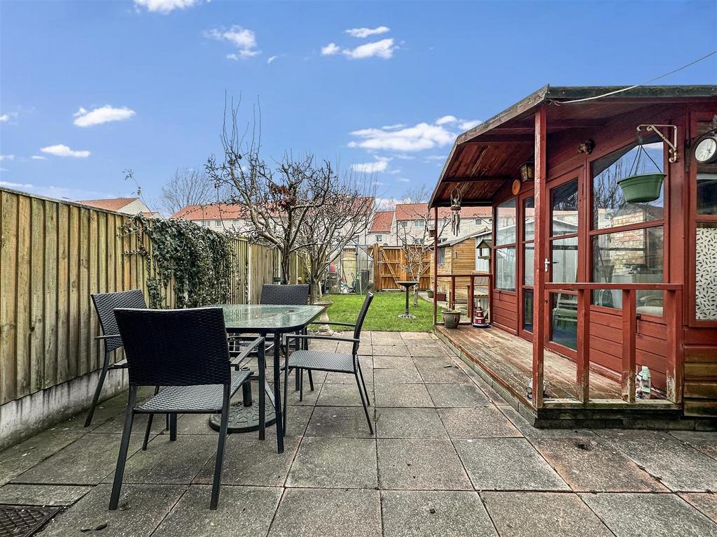 Well-Appointed Rear Garden 725