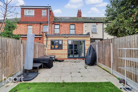 4 bedroom terraced house for sale, Gordon Road, Ilford