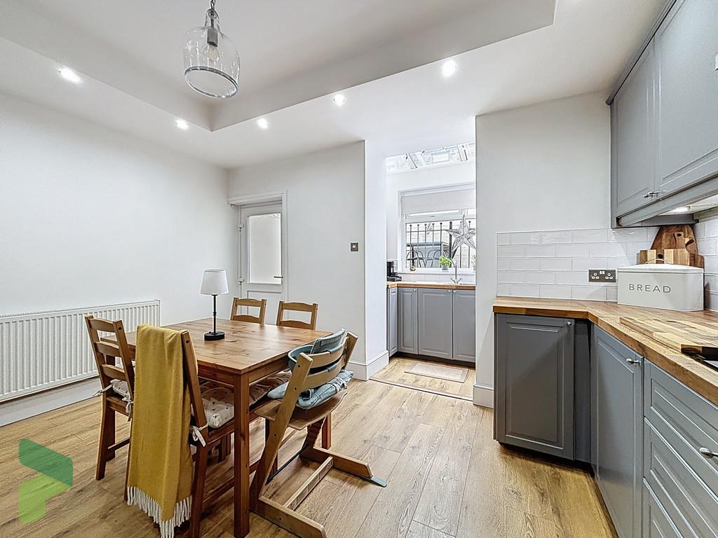 Dining kitchen