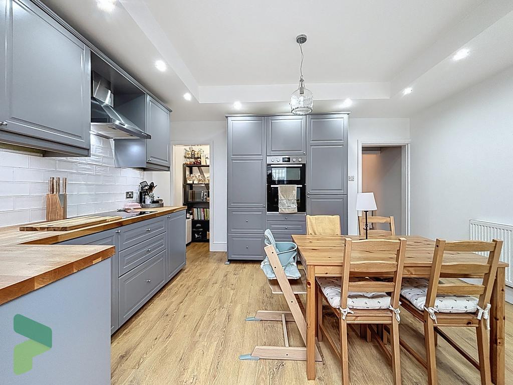Dining kitchen