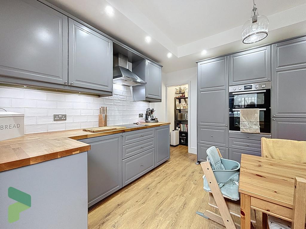 Dining kitchen