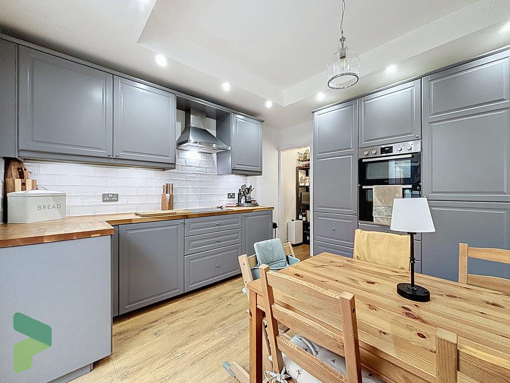 Dining kitchen