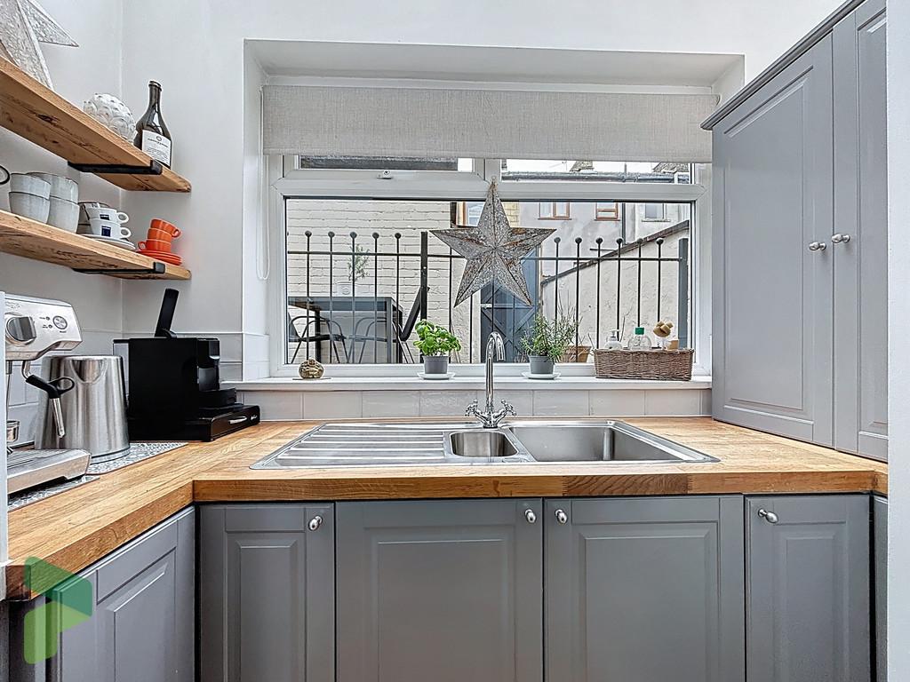 Recessed kitchen area