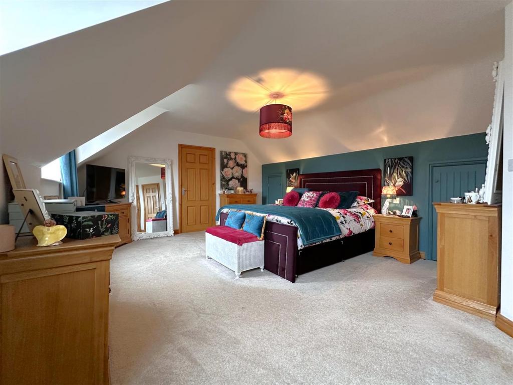 Master Bedroom 968