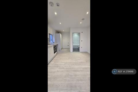 undefined, Lind Road, Sutton, SM1