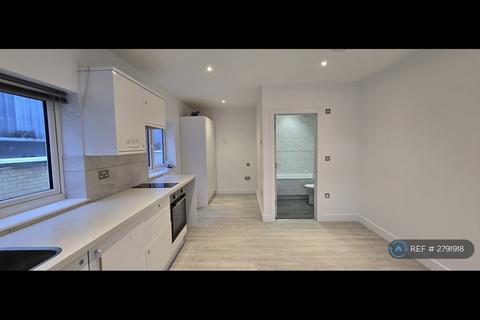 undefined, Lind Road, Sutton, SM1
