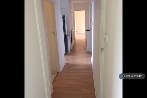 2 bedroom flat to rent, Fairfield Court, London, SW18
