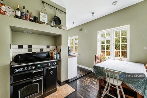 undefined, Grove Park Road, London, W4