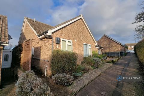 2 bedroom semi-detached house to rent, Meadhaven, Cambridge, CB21