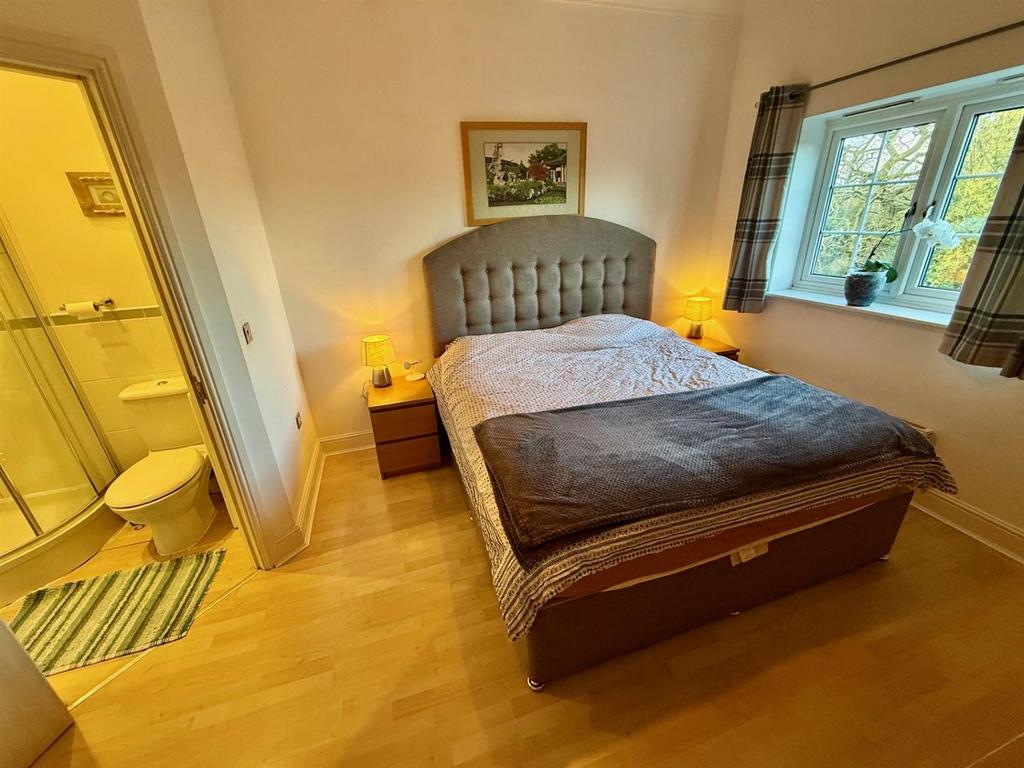 TW7 Bed1.jpg