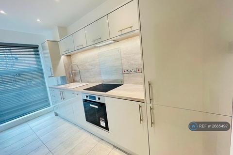 2 bedroom flat to rent, Demesne Road, Manchester, M16