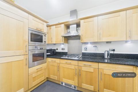 2 bedroom flat to rent, Warren House, London, W14