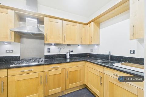 2 bedroom flat to rent, Warren House, London, W14